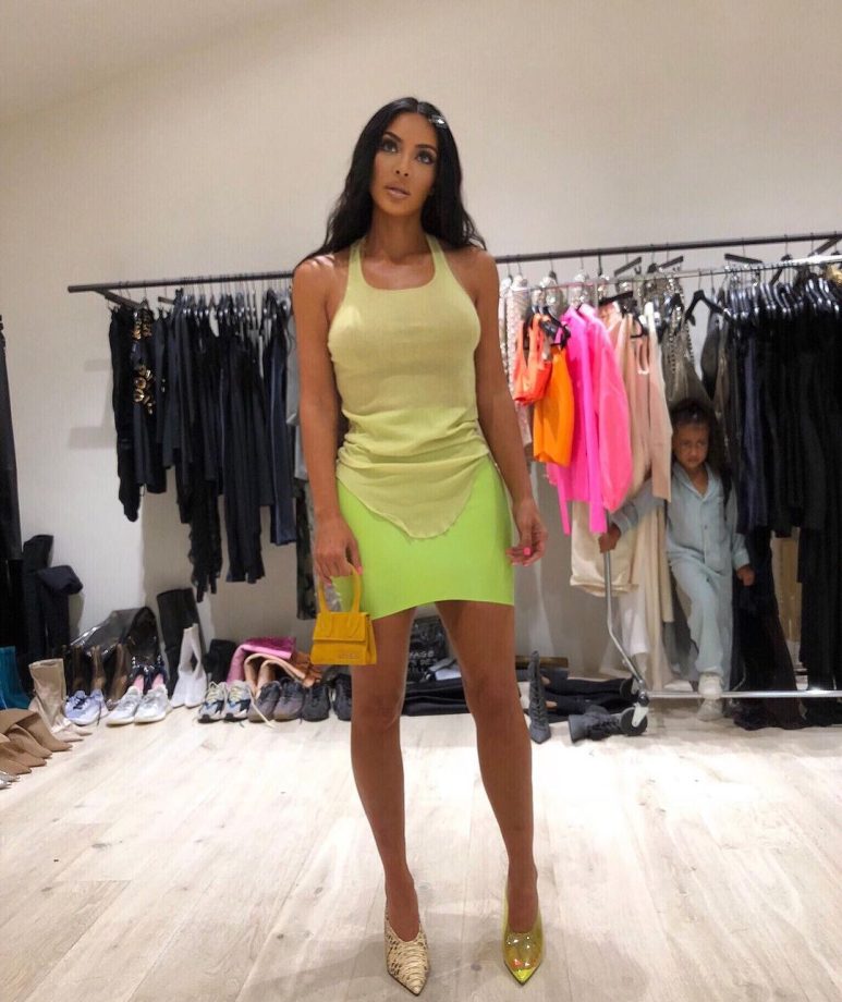Top 3 Shining Looks Of Kim Kardashian In Yellow Dresses 821840