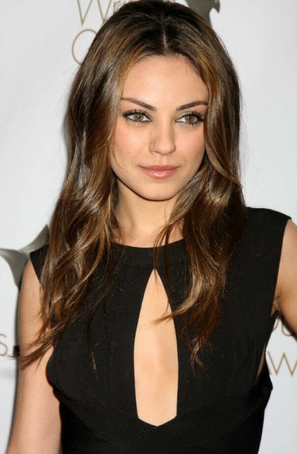 3 Best Open Hair Looks Of Mila Kunis That Has Won Our Hearts - 0