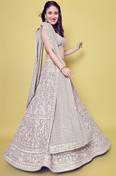 3 Times When 'Bebo' Kareena Kapoor Stunned Netizens By Her Super Stunning Looks In Embellished Lehenga - 2