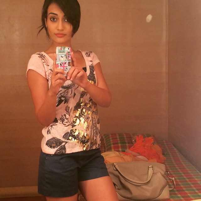 5 Attractive Gym Pants Ever Worn by Surbhi Jyoti 793351