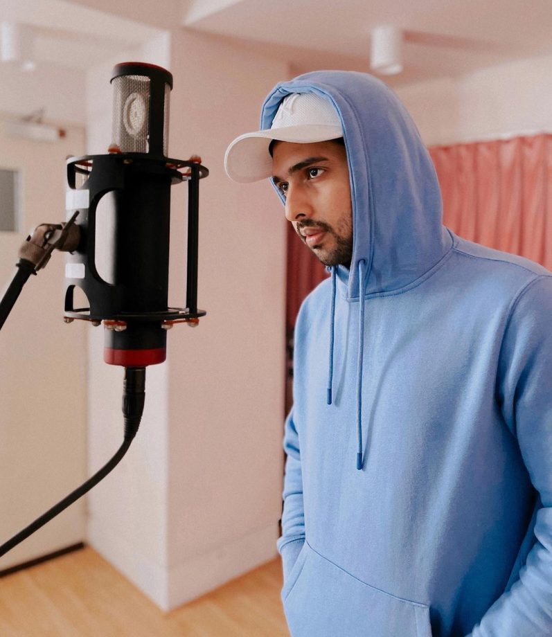 Armaan Malik Is A Fan Of Hoodies And These Looks Of Him Are The Proof, See Here 821716