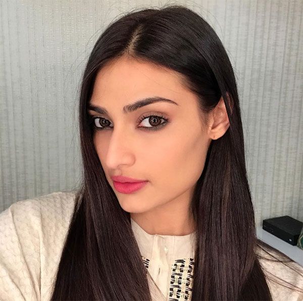Athiya Shetty Has A Huge Collection Of Selfie Poses, Don’t Miss This - 0
