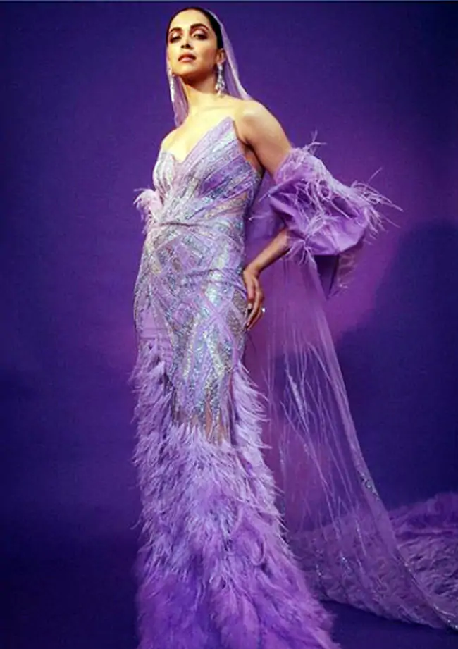 Bollywood Diva Deepika Padukone Vs Hollywood Diva Kylie Jenner: Who Looked Dazzling Hot In Purple Lavender Fringe Dress? 766762