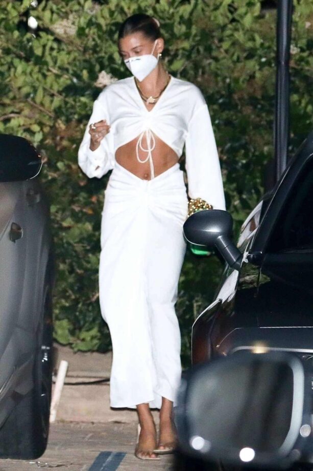 Hailey Bieber Outfits Of 2021: She Serves Us With This Stunning Looks, Must Have A Look 766800