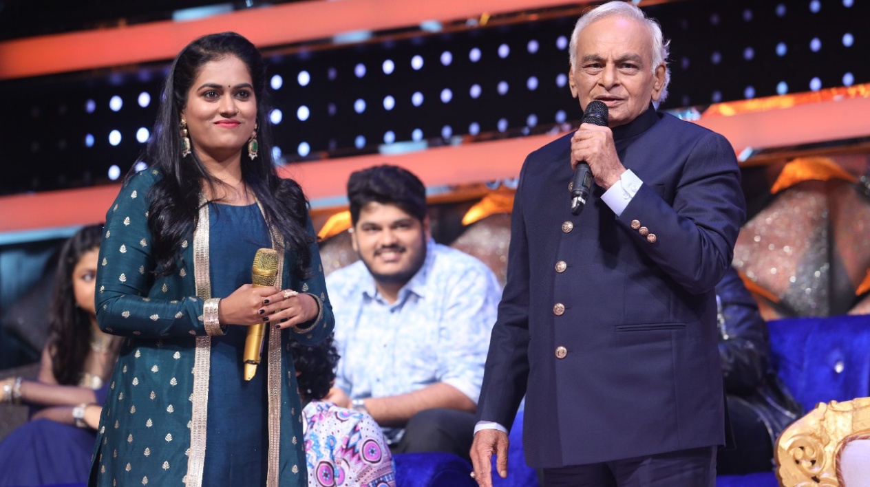 Indian Idol Season 12: After the Namkaran ceremony of Sunidhi Chauhan, Anand Ji renamed Sayali's name | IWMBuzz