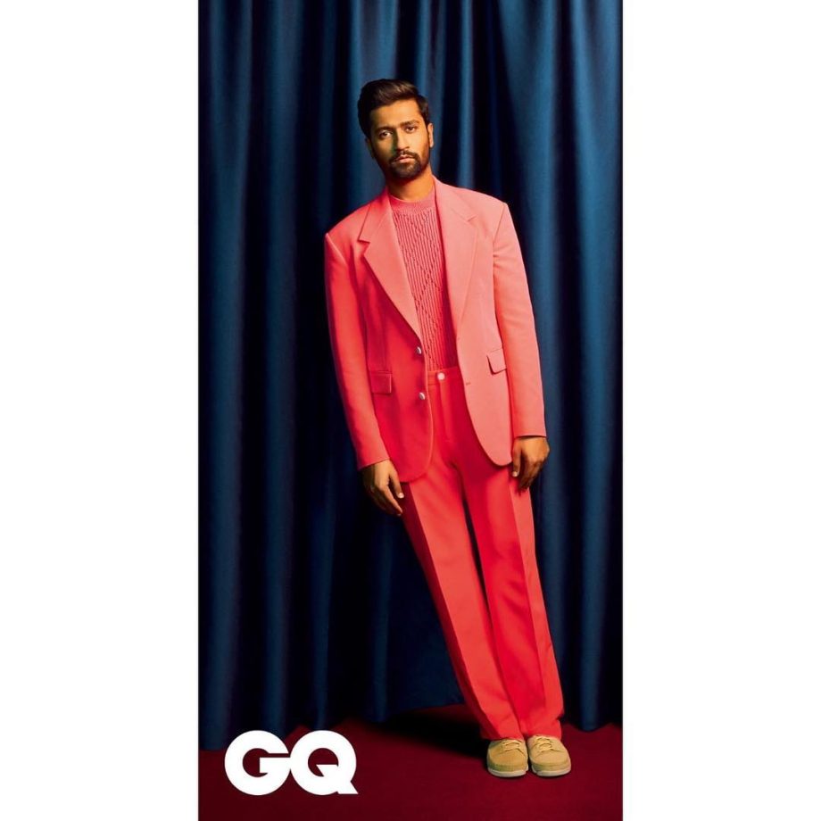 Ranveer Singh To Vicky Kaushal: Actors Who Stunned The Red Outfits 831470