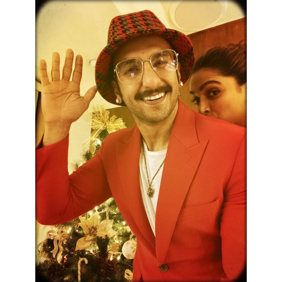 Ranveer Singh To Vicky Kaushal: Actors Who Stunned The Red Outfits 831475