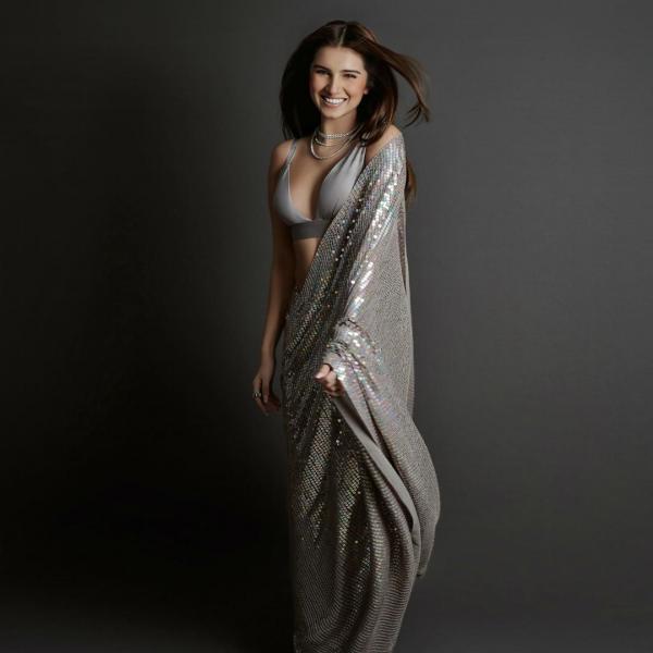 Tara Sutaria Sparkles In Grey Sequin Saree, Have A Look - 1