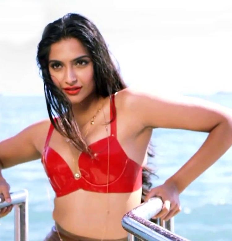 These 3 Exotic Bikini Looks Of Sonam Kapoor Will Make You Sweat, Pictures Here - 2