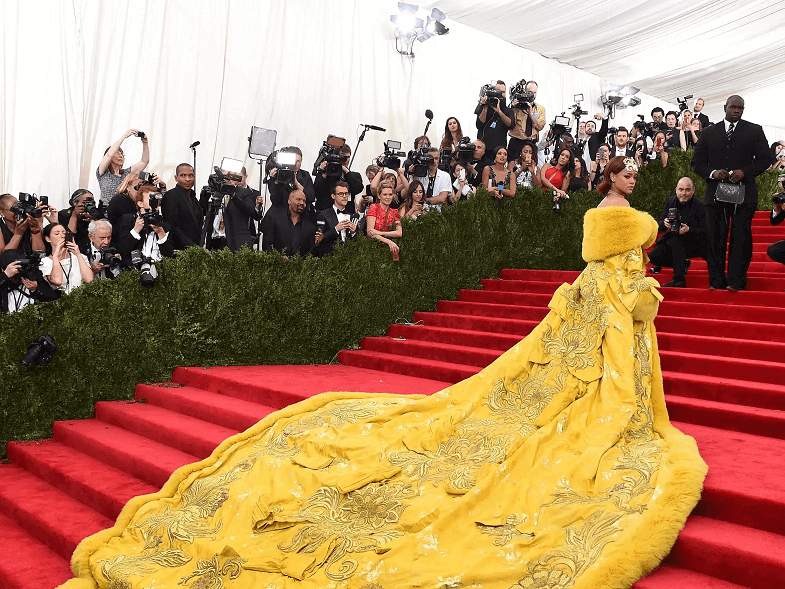 Throwback! When Rihanna Wore The Long Amazingly Gorgeous Dress At Met Gala 766450