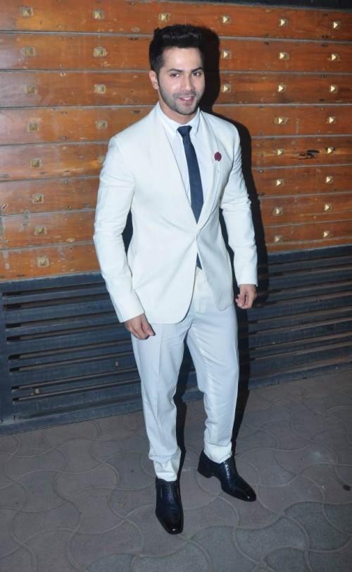 Which Suit Looks Of Varun Dhawan Are Your Favourite? - 1