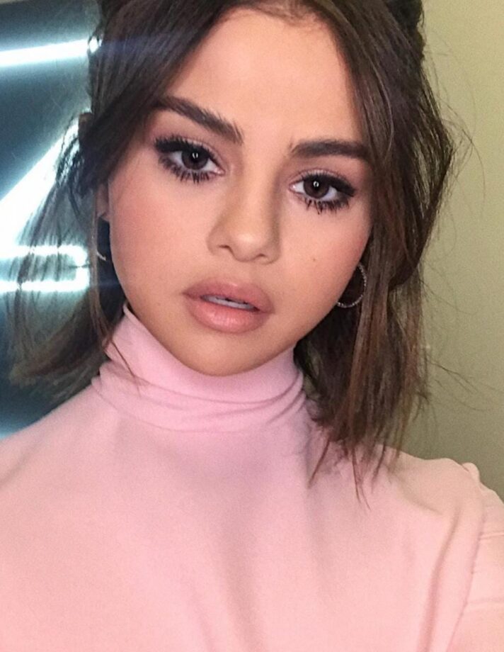 Wow!! Selena Gomez Looks Fascinating In Neutral Makeup Looks, Pictures Here - 0
