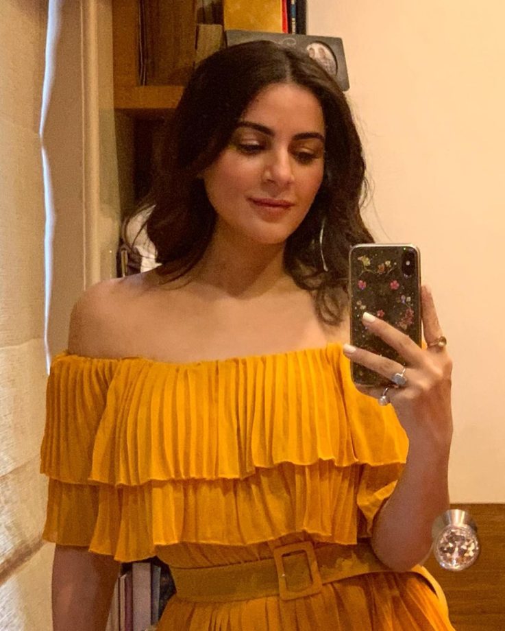 5 times Surbhi Jyoti and Shraddha Arya made us skip a heartbeat with their remarkable off-shoulder outfits 836801