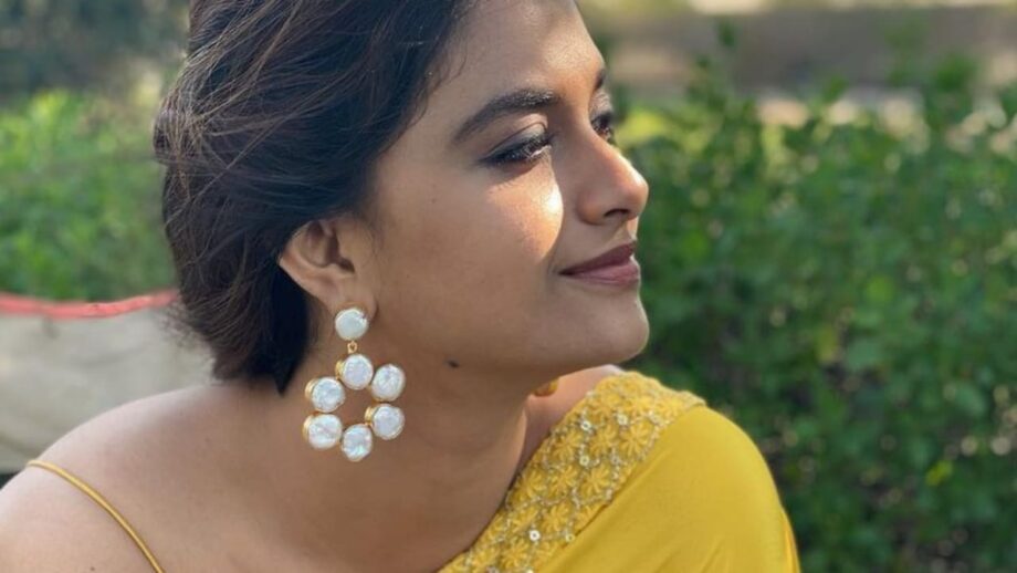 These Statement Earrings Of Keerthy Suresh Is Your Perfect Accessory Inspiration - 0