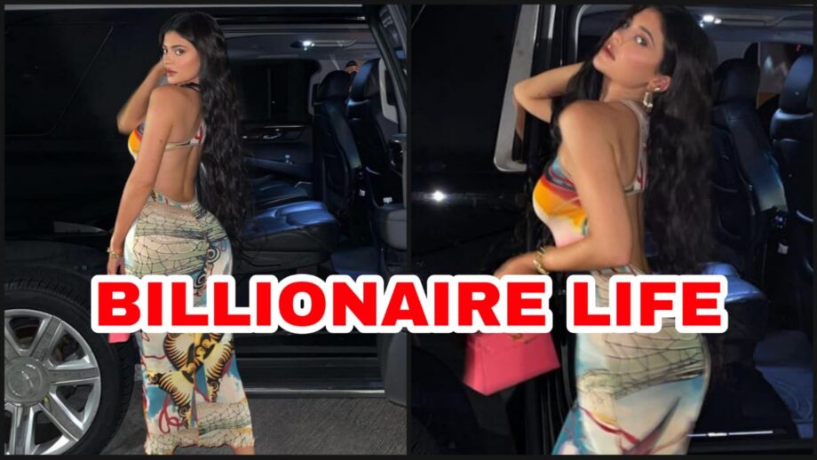 [Living Life Like A Billionaire]: Kylie Jenner gives a super hot pose in printed bodycon suit outside her swanky black Limousine, fans feel jealous 384217