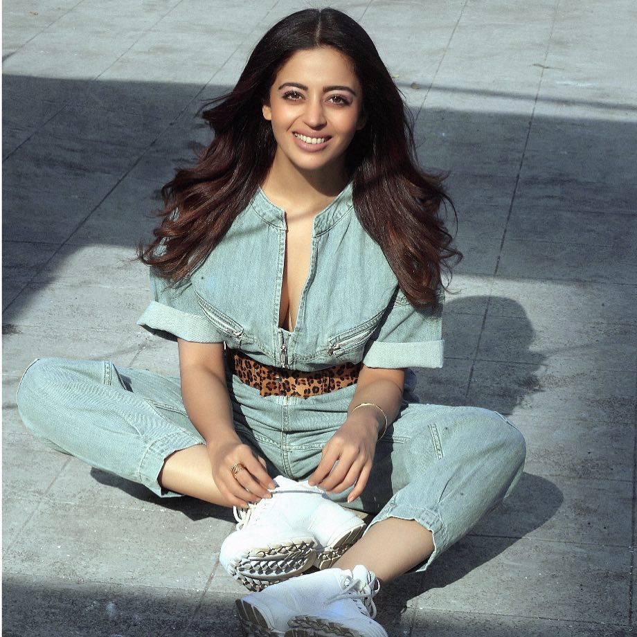 Neha Pendse And Her Casual Look Book Is Too Cool To Handle - 0