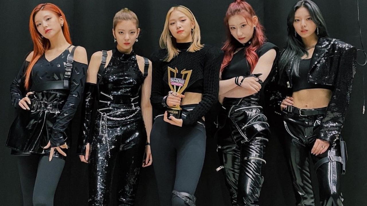 Oh Boy Times When Itzy Girls Let Their Outfits Do The Talking For Them Iwmbuzz
