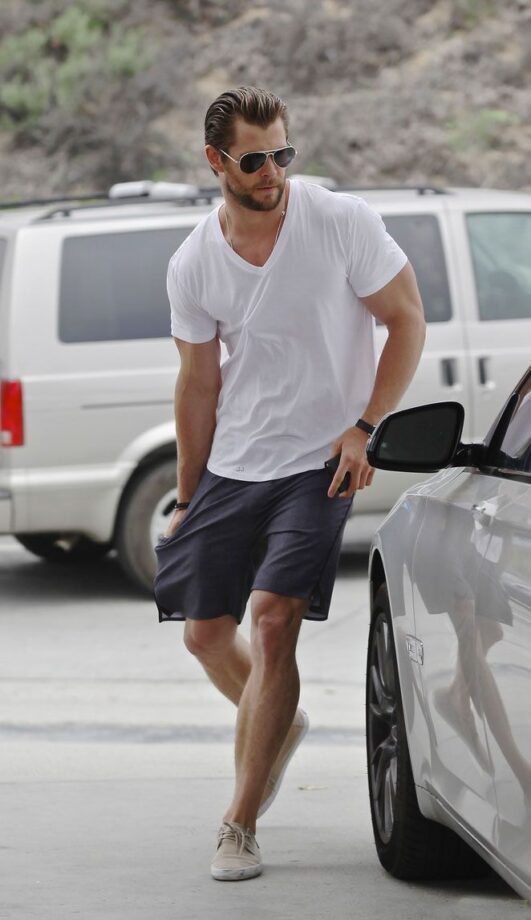 Take A Break From Formal Looks And Go For Off-Duty Looks, Cues From Chris Hemsworth aka Thor - 0