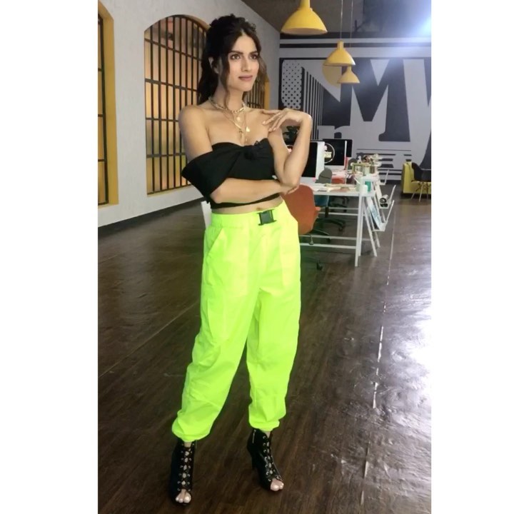 Take it from the pro: Sapna Pabbi giving us lessons on how to style the neons - 2
