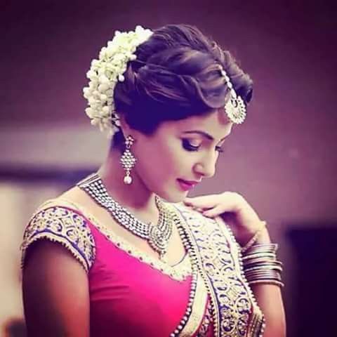 Navratri Special: 19 Deepika Padukone Hairstyles To Try On Your  Garba/Dandiya Dress This Season - Boldsky.com