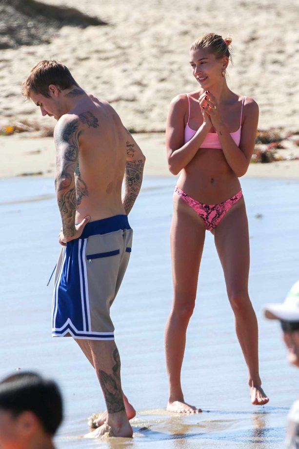 Beach Moments Of Justin Bieber & Hailey Bieber Are Fiery Hot 866803