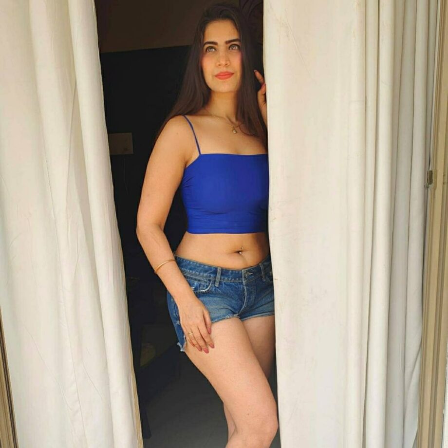 Gandii Baat Actress Jolly Bhatia's Boldest Belly Curve Navel Moments That Made Us Crush On Her - 5