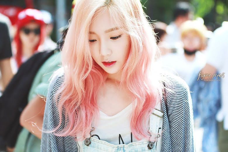 9. Taeyeon's Blonde Hair: How It Complements Her Style - wide 6