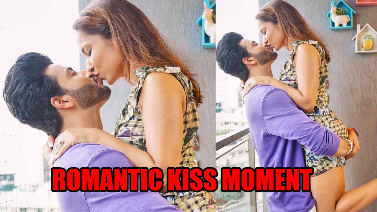 Kiss romantic Romantic Kiss