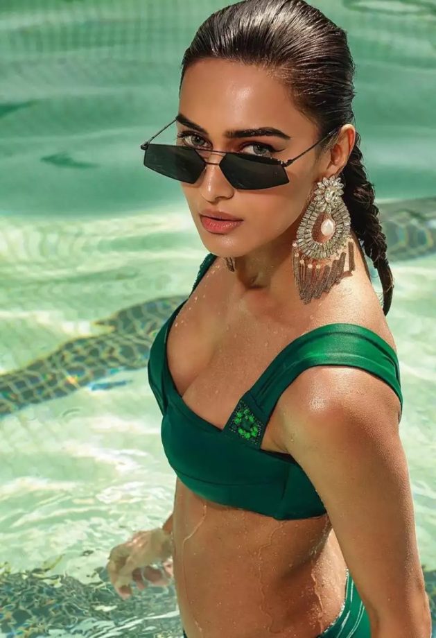 Try Not To Sweat: Erica Fernandes's Pool Pictures Are Raising Mercury Levels 866780