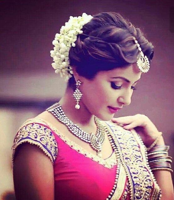 Hina Khan Vs Nia Sharma: Whose Hairstyle Is Your Pick For A Wedding? |  IWMBuzz