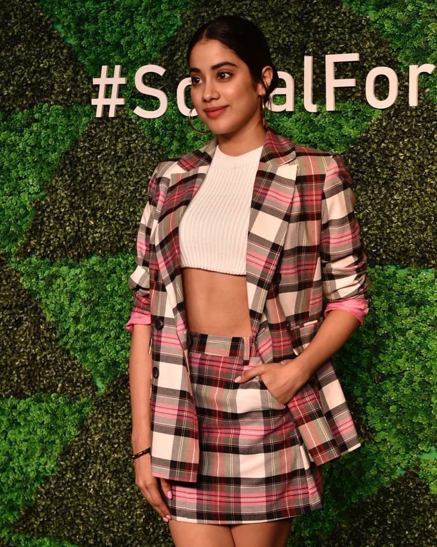 In love with the co-ord set skirt & crop top? Take cues from Ananya Panday, Janhvi Kapoor & Kriti Sanon | IWMBuzz