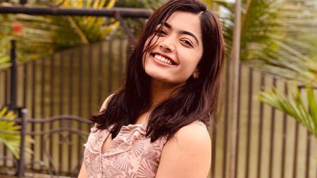 OMG: Rashmika Mandanna's epic reply to a person asking about her smoking  habits is epic | IWMBuzz
