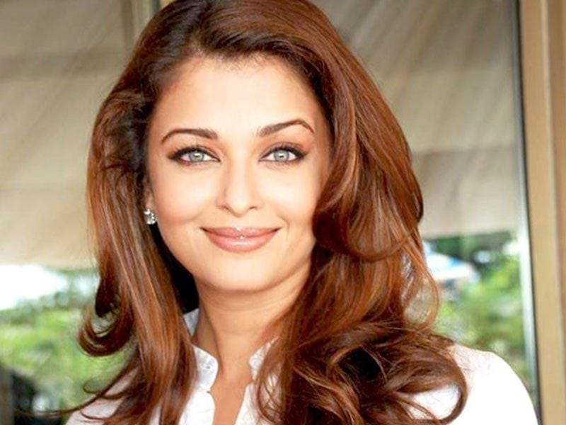 Timeline Of Aishwarya Rai's Stunning Hair Colors Till Date For Inspiration  | IWMBuzz