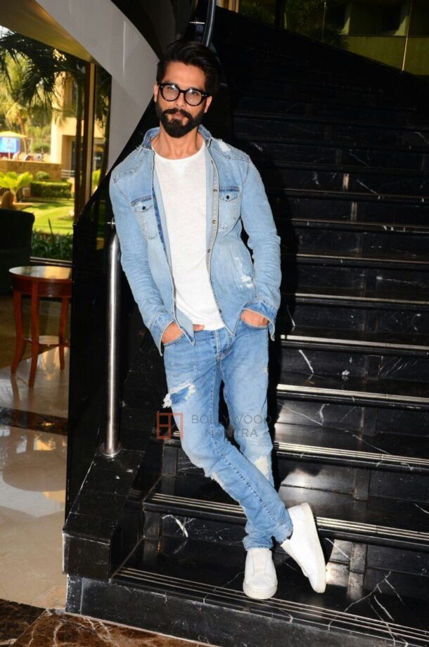 Work From Home: Men's Outfit Inspired By Varun Dhawan & Shahid Kapoor 766330