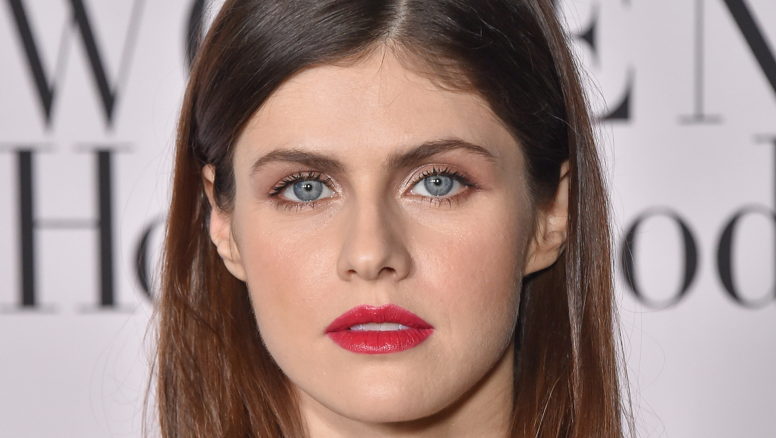 Take a look at Alexandra Daddario’s wonderful eyes and be amazed. 