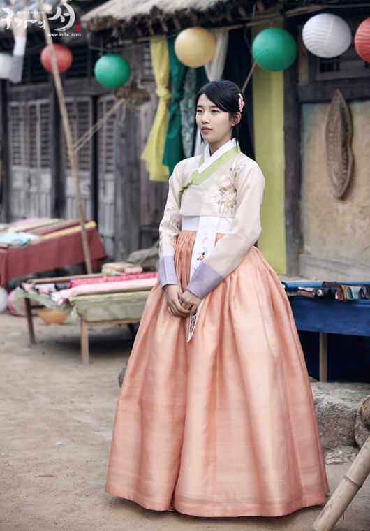 Bae Suzy’s Ethnic look will surely make a way into your hearts! Take a look 793870