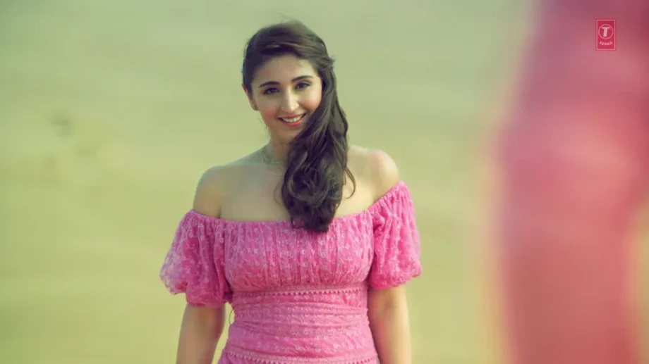 Dhvani Bhanushali looks like a Dream Fairy tale in her Pink Frock 866652