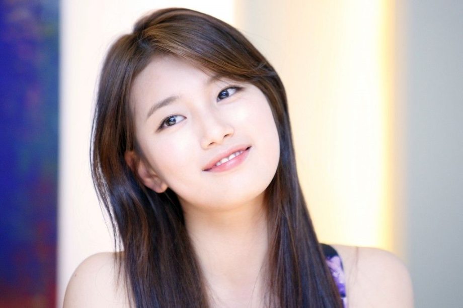 If Bae Suzy’s smile can't cheer your day then something is wrong with you! 866635