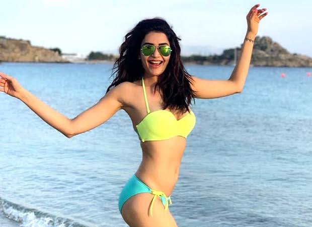 Uff! Karishma Tanna and her outfits will make you sweat, see pics below - 3