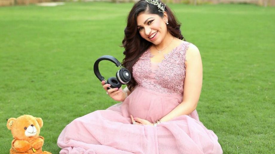 Stylish with a Bump: Take cues from Tulsi Kumar for Maternity Outfits! 866543