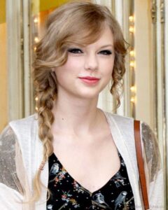 Taylor Swift And Her Vintage Curly Hair Locks  Women Hairstyles