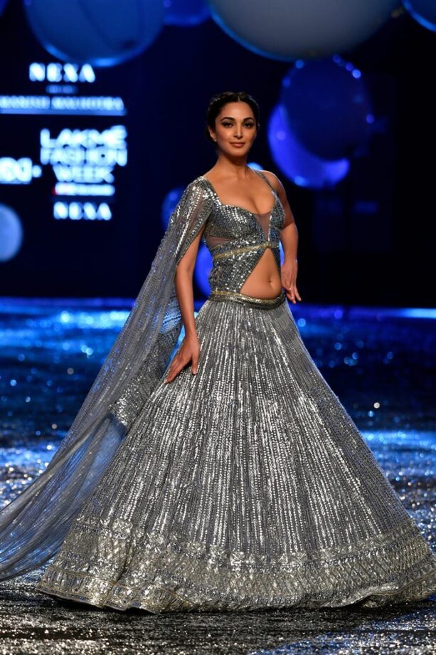 Kiara X Manisha Malhotra: From Pinktastic Shining Lehenga To Blackish Indo-Western: Which Exquisite Look Of Kiara Advani's Would You Like To Steal? - 3