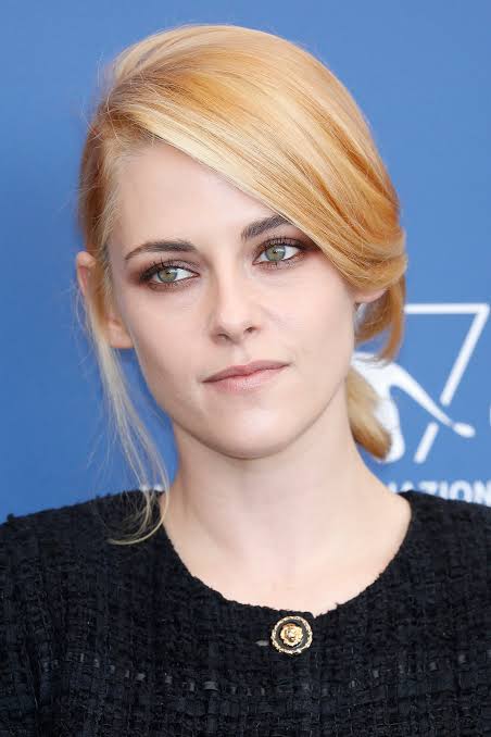 New Movie, New Hair Goals! Kristen Stewart Was Spotted With Her Freshly  Bleached Strawberry Blonde Hair: Take A Look | IWMBuzz