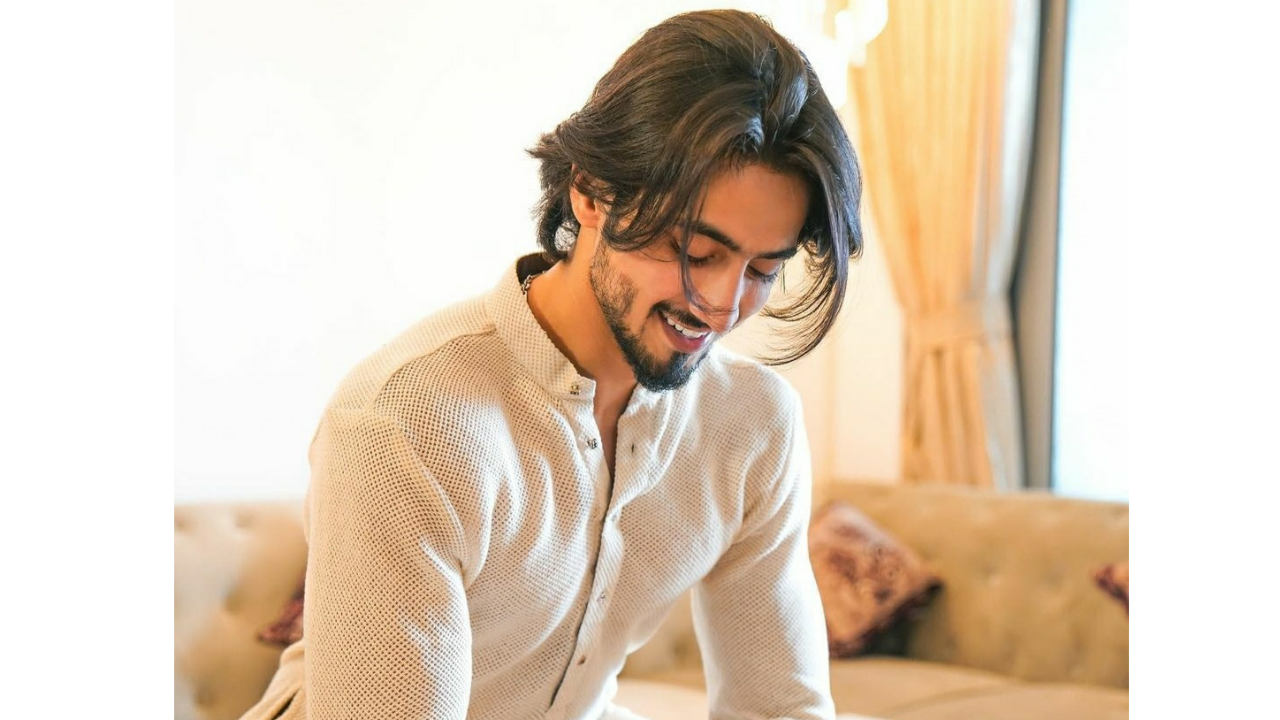 Faisal Shaikh (Mr.Faisu) Latest Handsome Photos / Wallpapers in HD Quality  (1080p) (49495) #actor #model #tiktok #faisalsh… | Fashion blogger,  Handsome, Dear crush