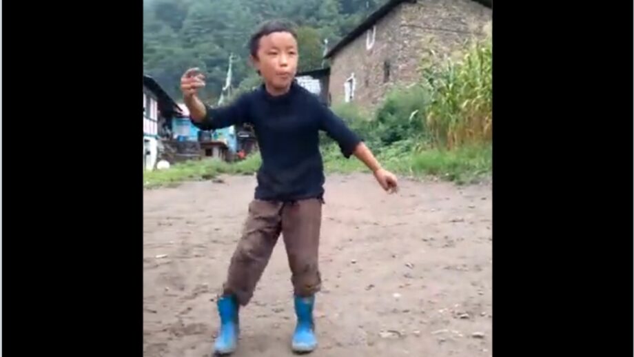 Watch Now: A Little Boy Spotted Rapping To ‘Apna Time Aayega Song' Will Brighten Up Your Day 499114