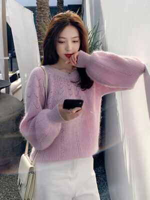 BLACKPINK Jisoo’s Glamour Looks In Hoodies & Sweaters