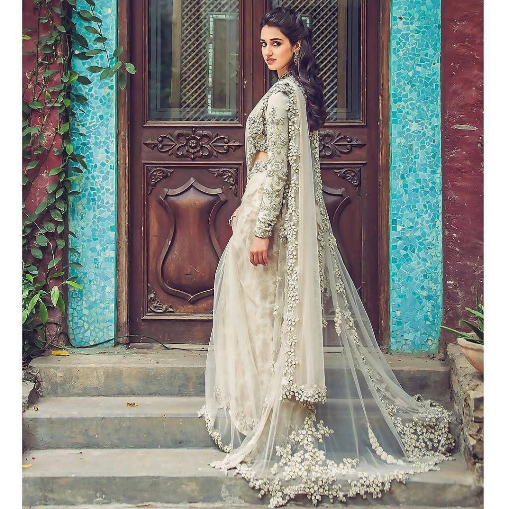 5 looks from Anushka Sharma's collection of Sabyasachi saris that prove she  has one of each kind | VOGUE India