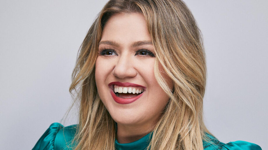 Kelly Clarkson's Sensuous Epic Transformation Will Make You Feel The Heat, See Viral Pics 519936