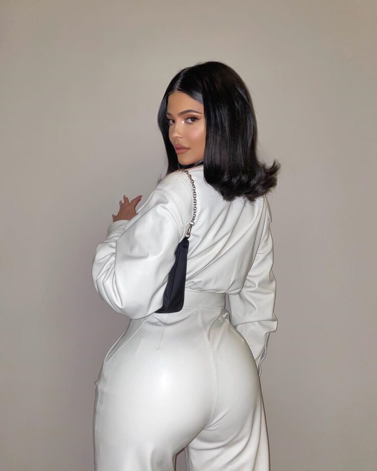 Hottest, Babe! Kylie Jenner Can Flaunt Her Curves In Any Outfit; These Pictures Are Proof - 2