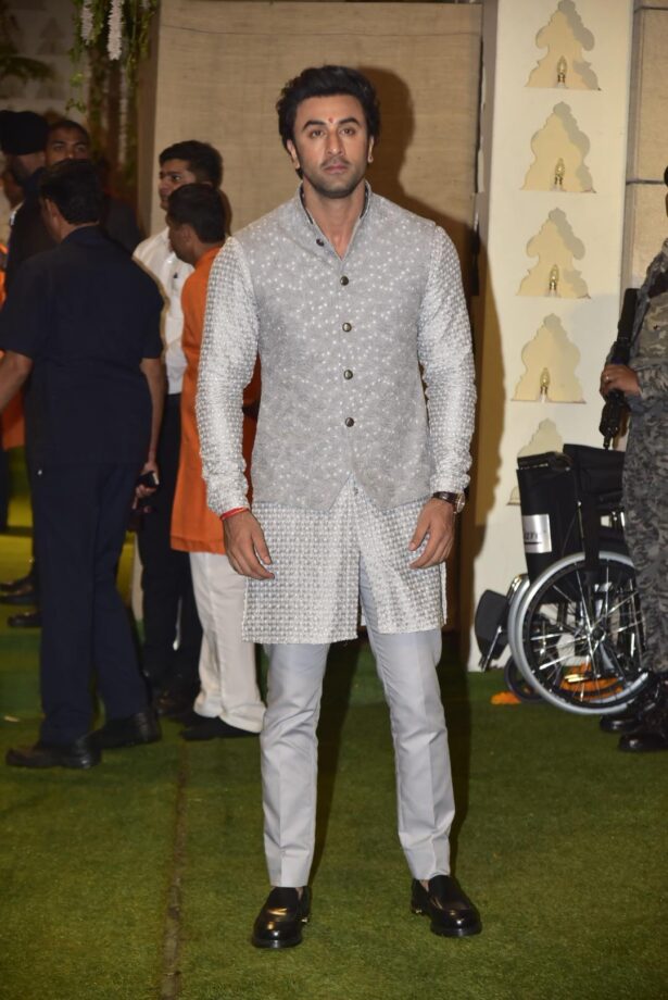 Bollywood star Ranbir Kapoor looks dapper in dress designed by Pakistani  designer - Pakistan Observer